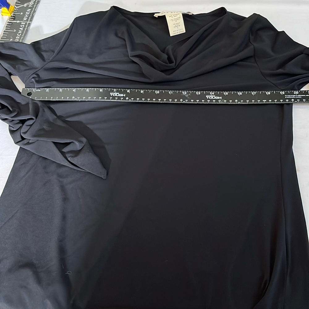 Max Studio size Med-LG black set long sleeve top pull on shirred leg pant